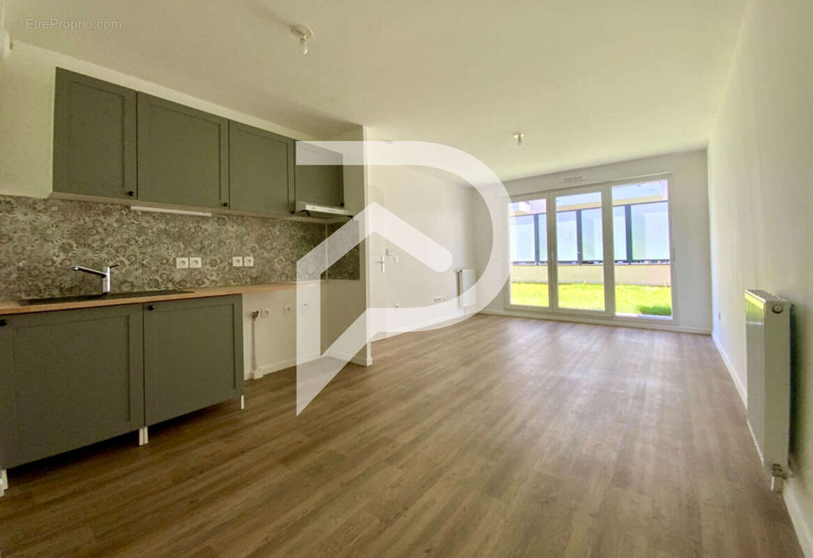 Appartement à BREUILLET