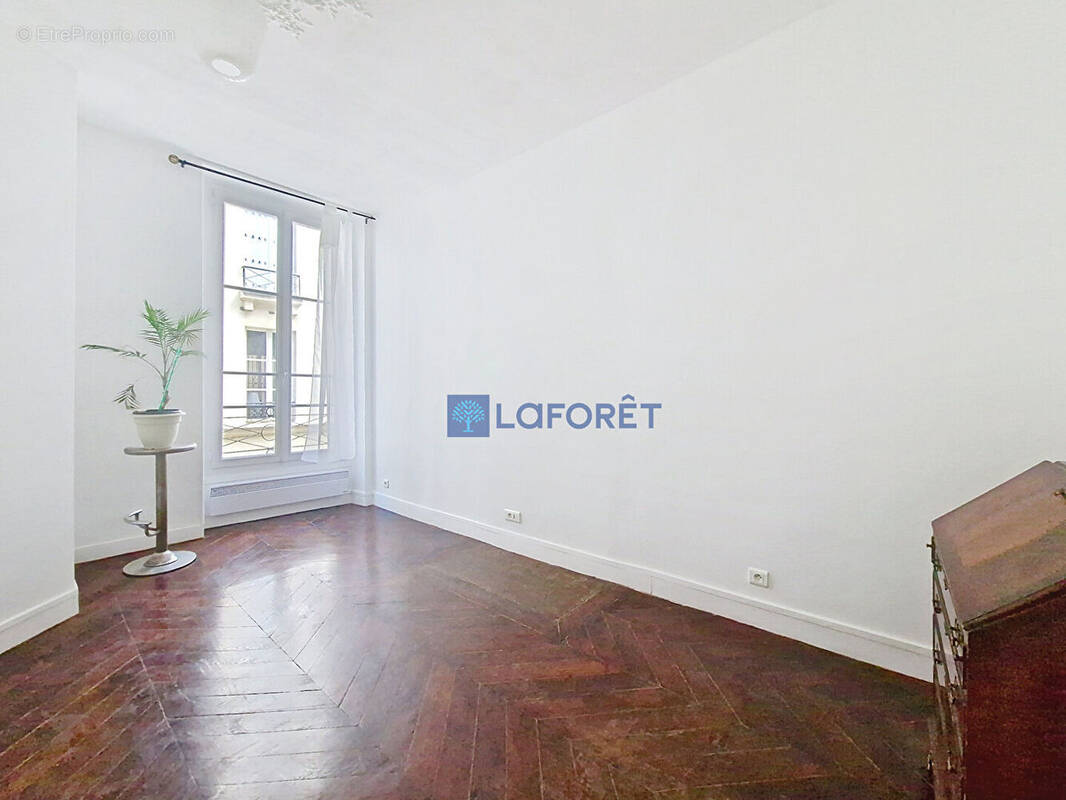 Appartement à PARIS-2E