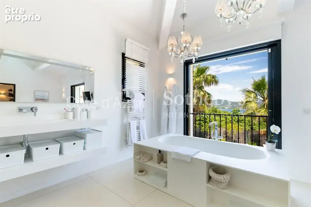 Villa contemporaine avec vue mer à vendre à Gassin, aux portes de Saint-Tropez. - photo 15