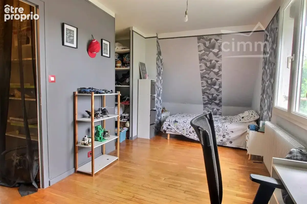 Maison située a saint Doulchard - photo 11