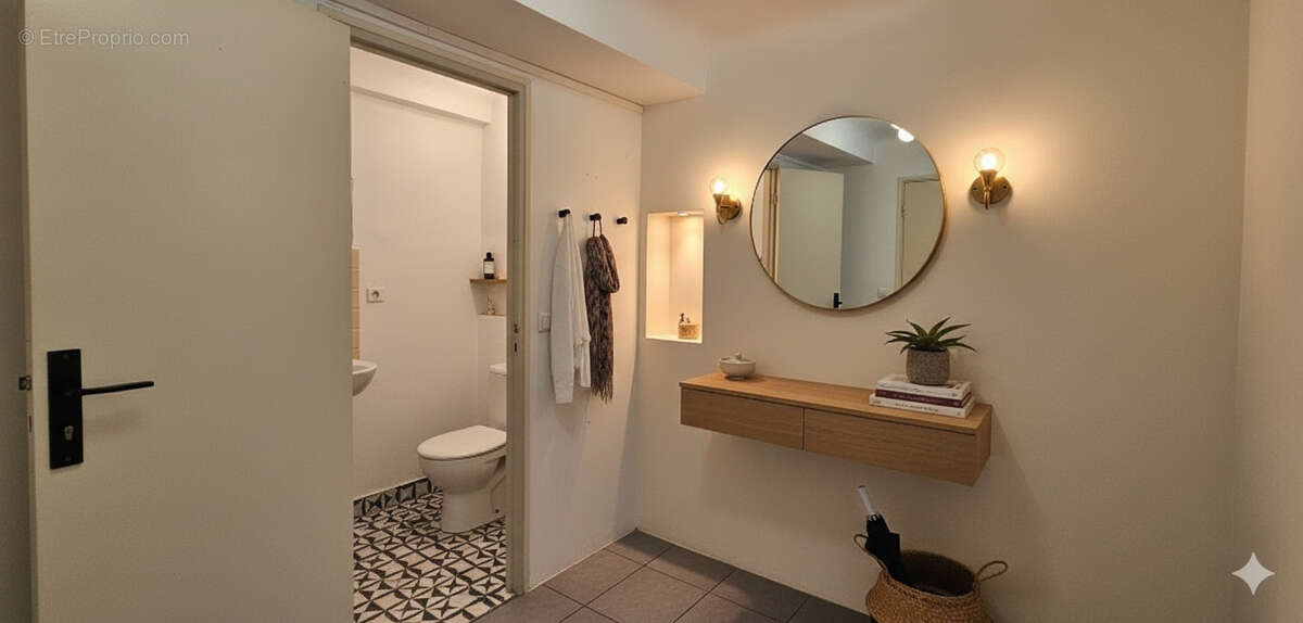 Appartement à COTIGNAC