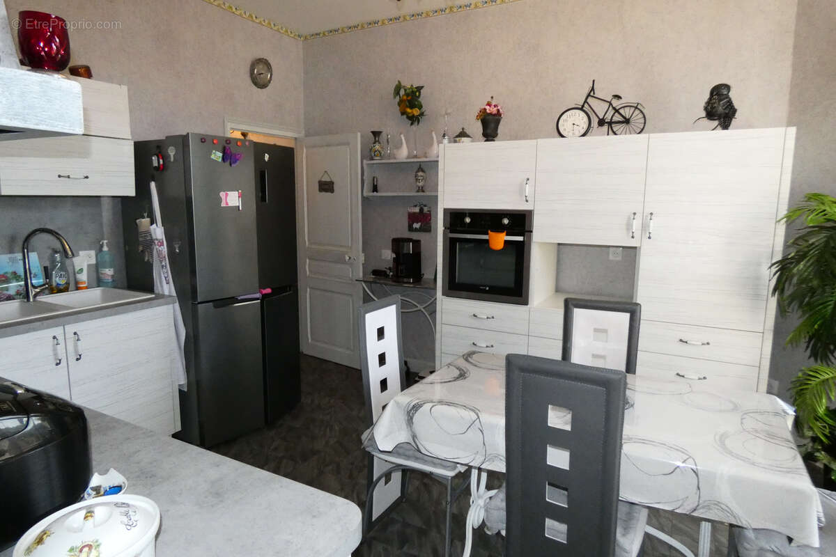 Appartement à NERIS-LES-BAINS