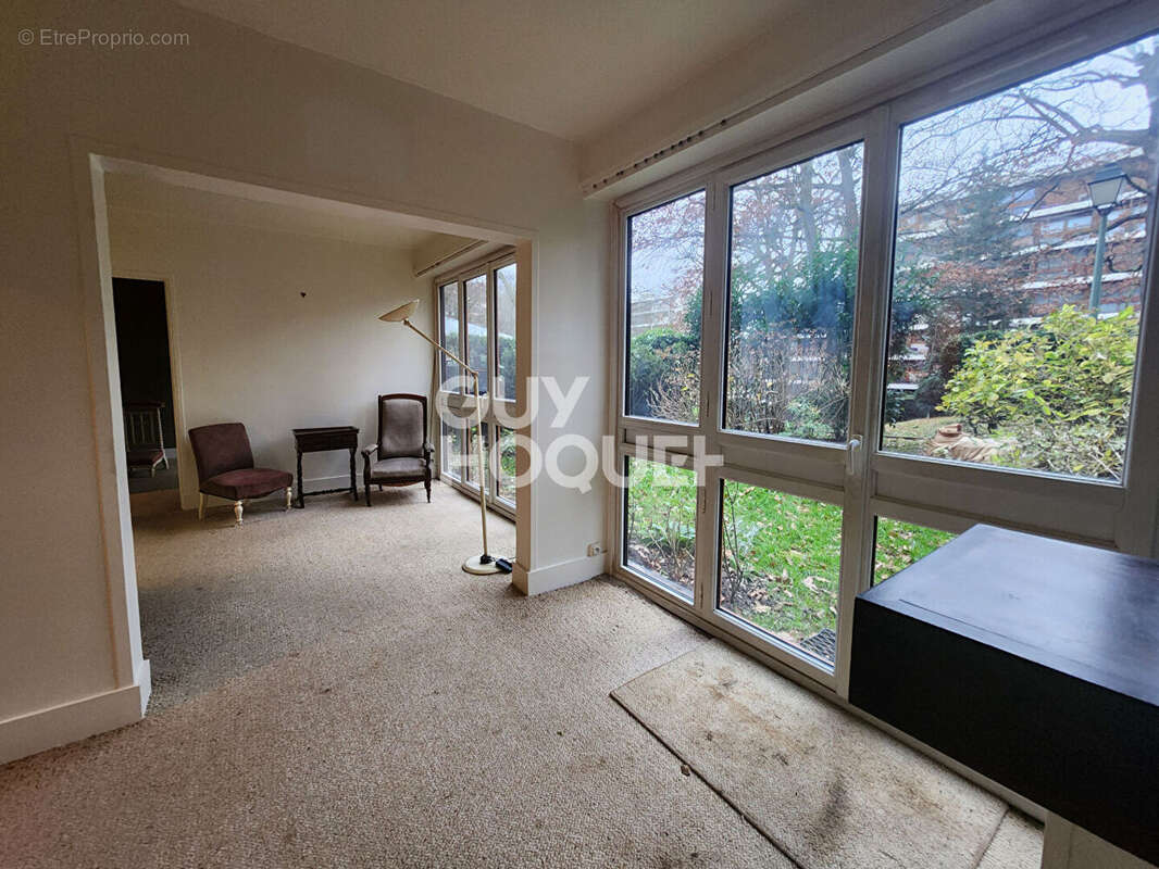 Appartement à LA CELLE-SAINT-CLOUD