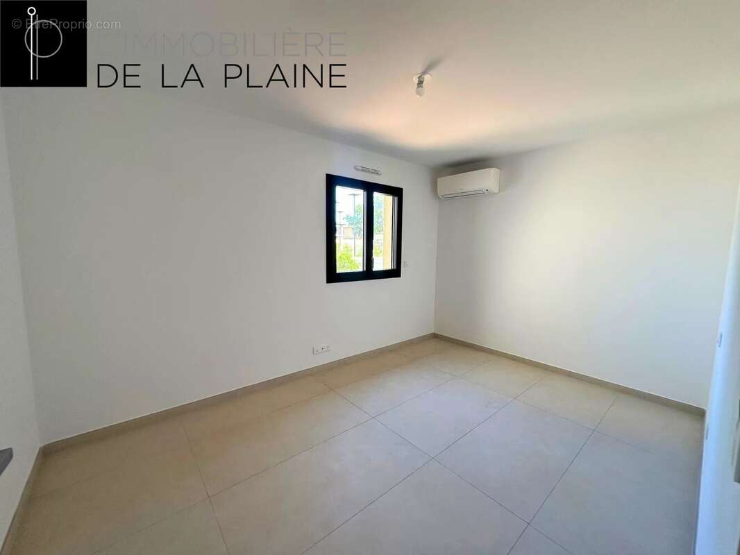 A vendre - Appartement T2 avec terrasse et jardin -Folelli - photo 3