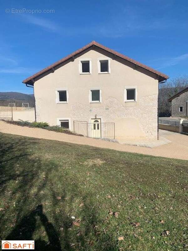 Maison 330 m² à Lompnieu  - photo 4
