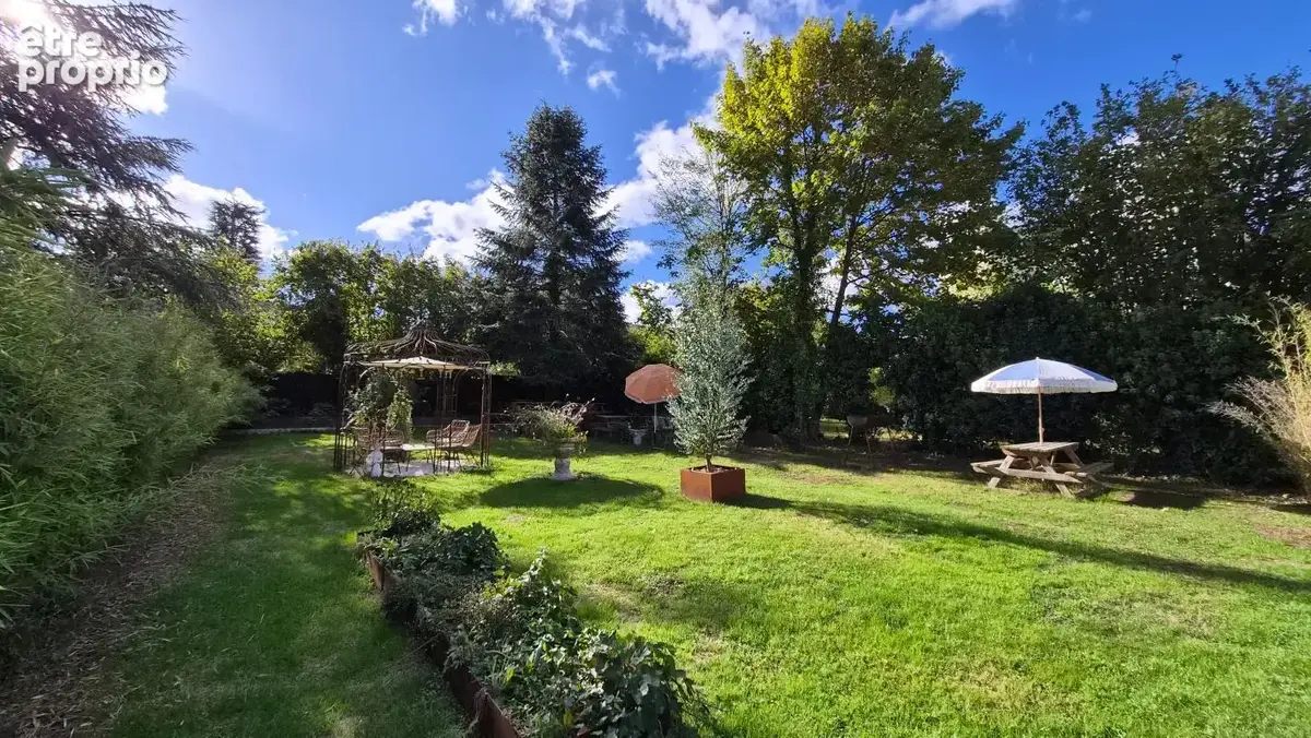T7, 140 m², terrain 1200 m², meulière, cave totale, garages - photo 2