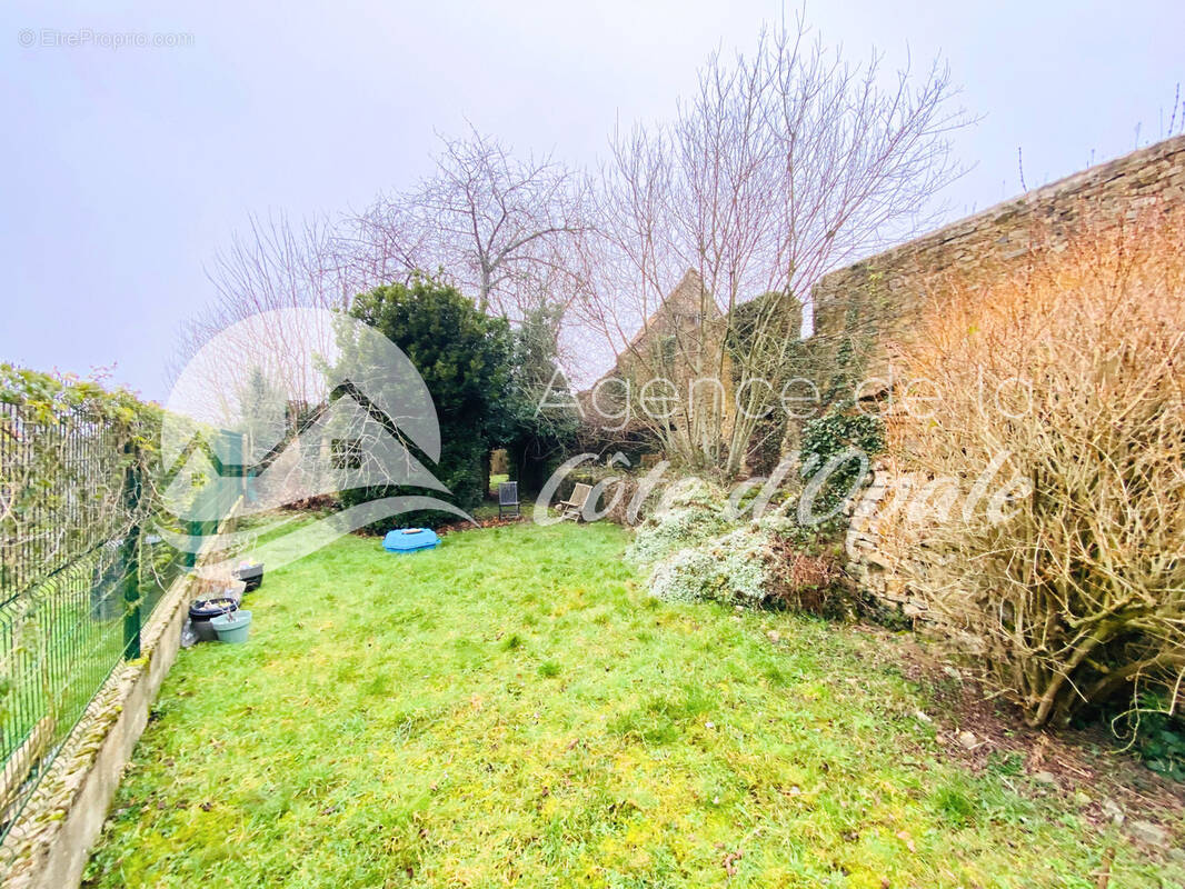 Terrain à LA CAPELLE-LES-BOULOGNE