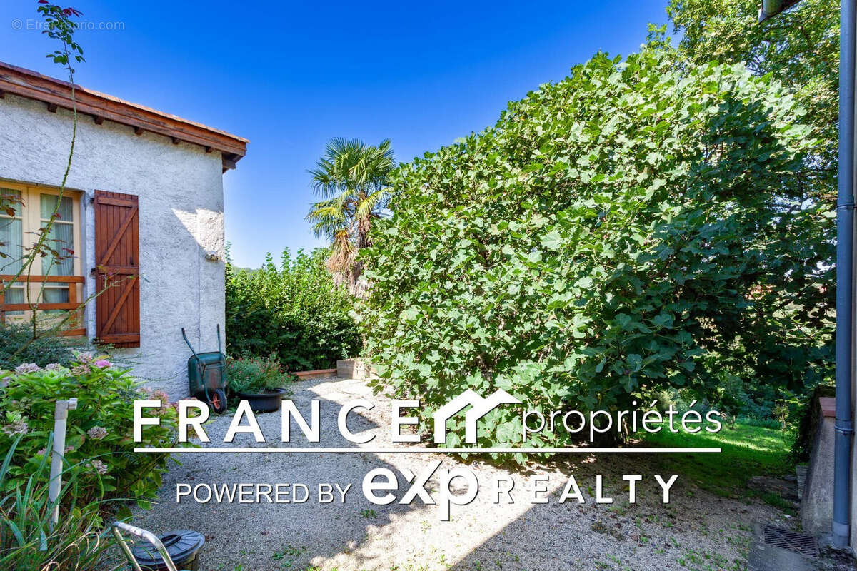 DOUSSON - Maison à SALIES-DU-SALAT