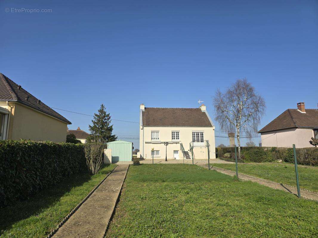 Maison à SABLE-SUR-SARTHE