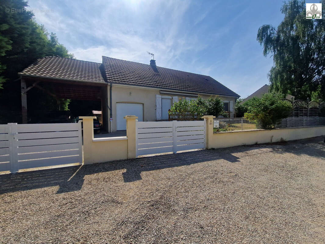 Maison à COMBERTAULT