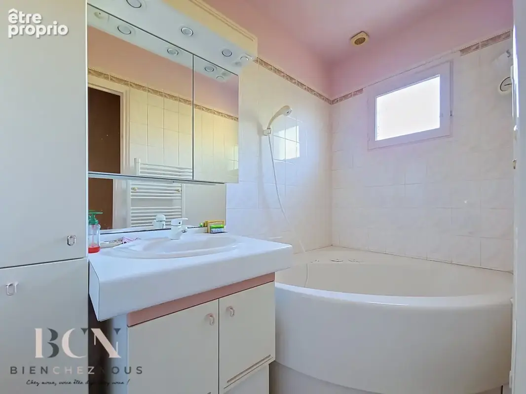 Maison familiale située proche commodités 115m2-4 chambres- sous sol total - photo 6