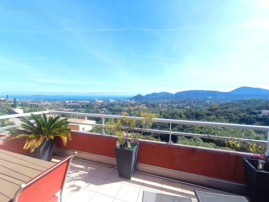 Appartement à MANDELIEU-LA-NAPOULE