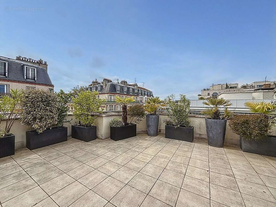 Appartement à LEVALLOIS-PERRET