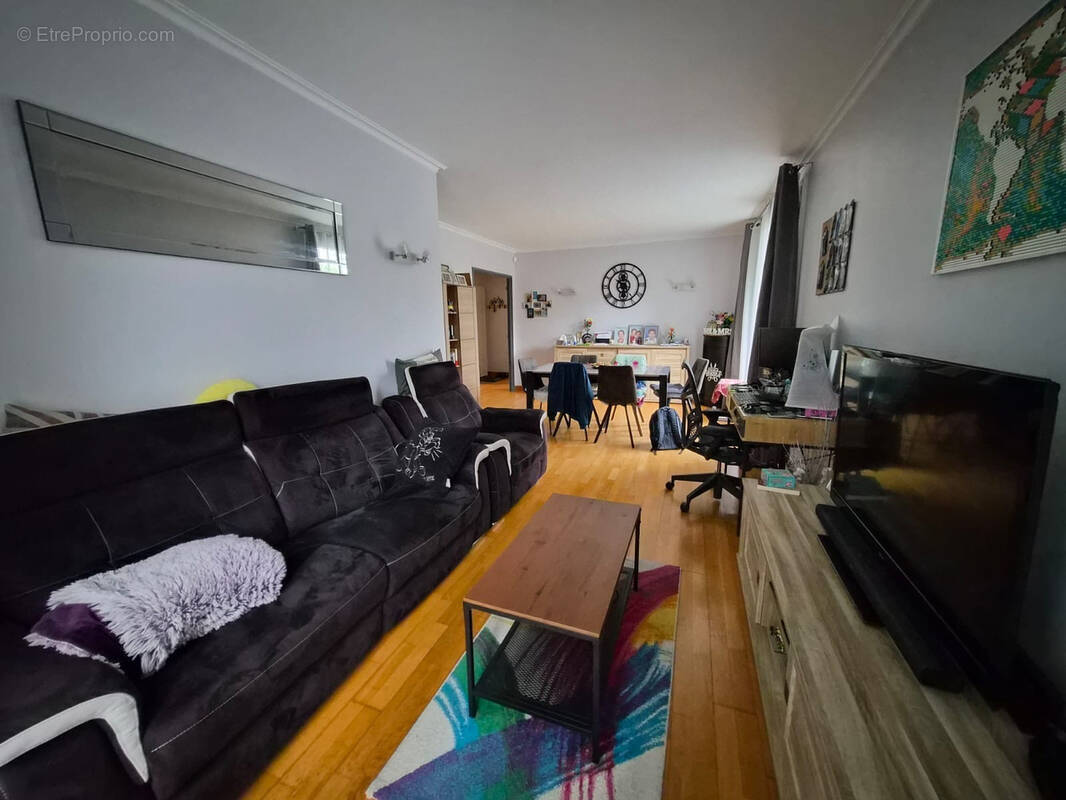 Appartement à MAREIL-MARLY