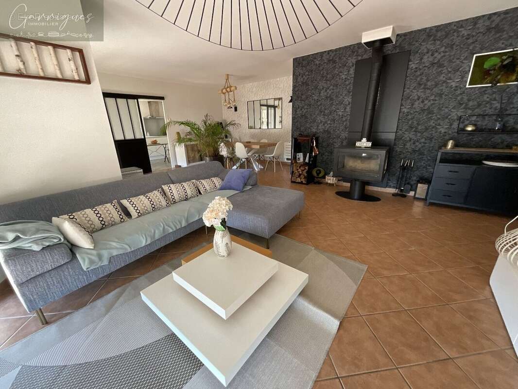 Nîmes, villa 4 pièces. - photo 4