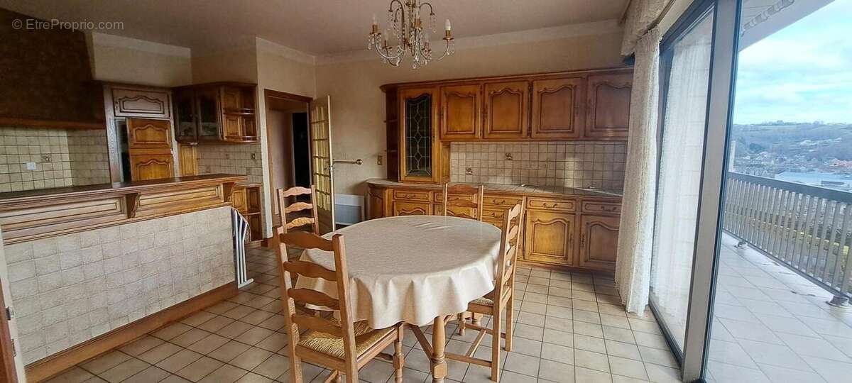 Maison à OBJAT