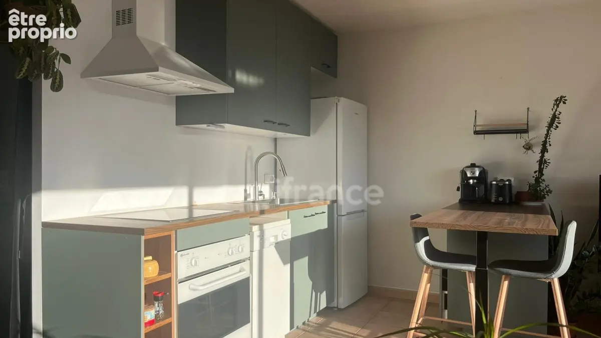 LA CIOTAT (13) – T2 de 43,24 m² au dernier étage avec ascenseur, balcon et vue dégagée - photo 7