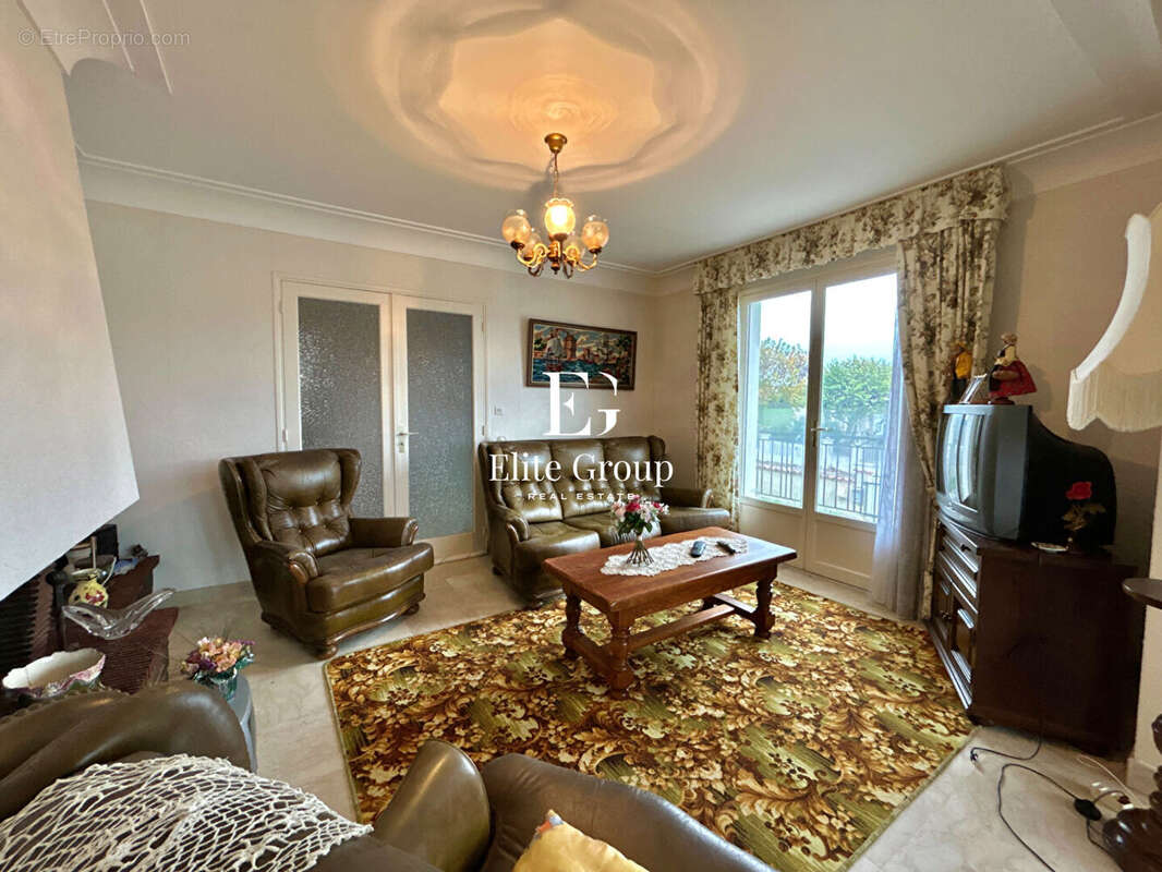 Maison à PORT-DES-BARQUES