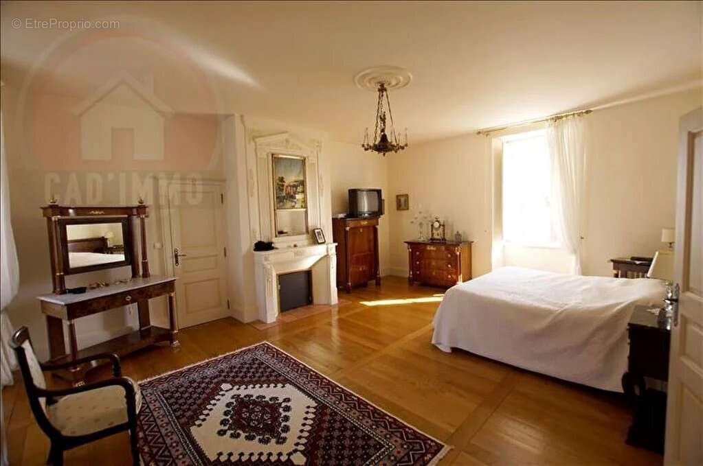 Maison à PRESSIGNAC-VICQ