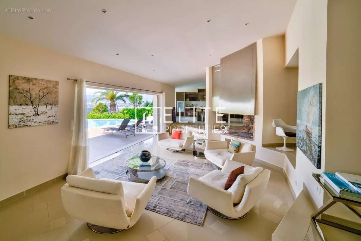 Maison à MOUANS-SARTOUX