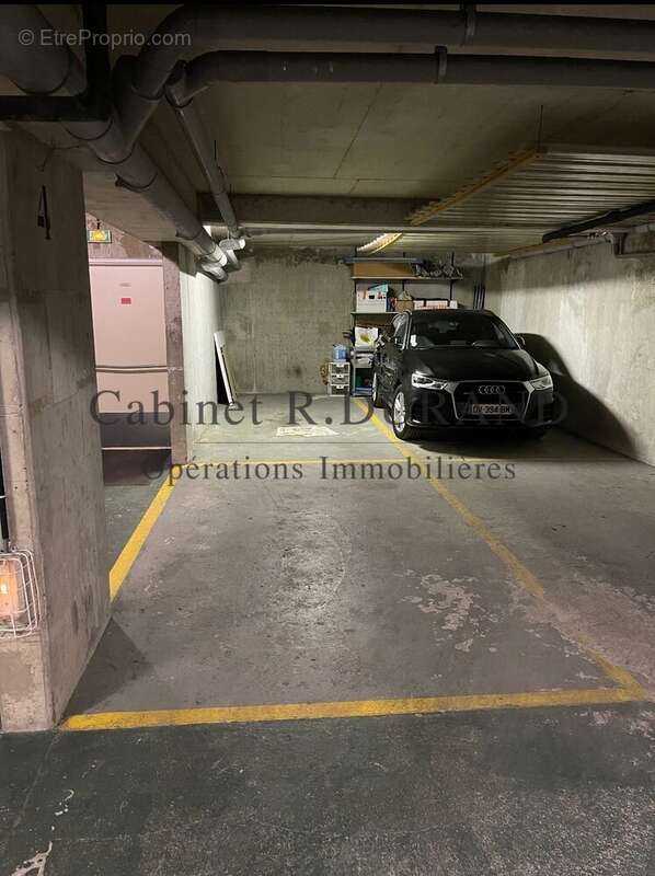 Parking à LA GARENNE-COLOMBES