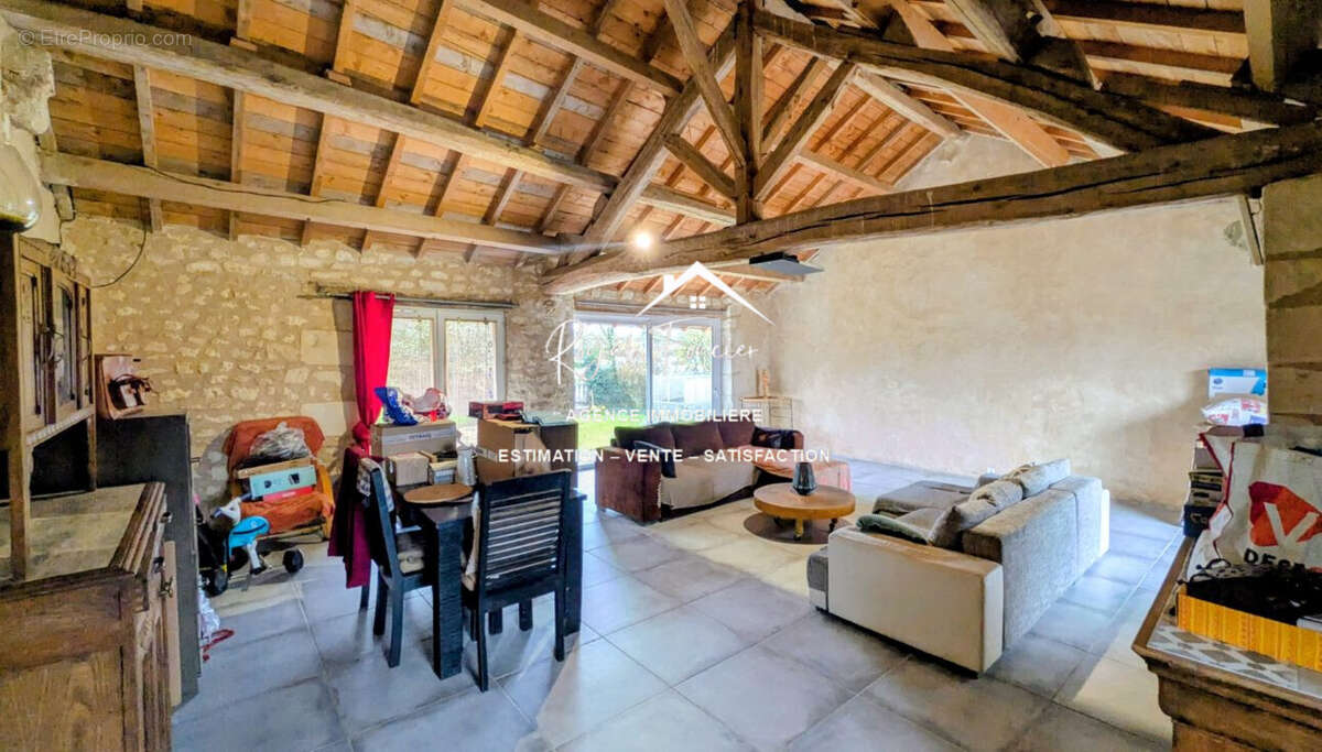 Séjour - Maison à ANTRAN