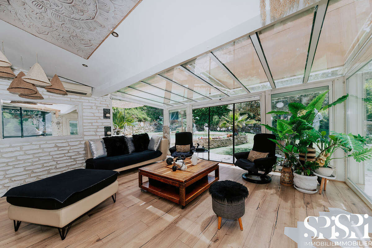 Maison avec piscine à vendre à Sainte-Anastasie-sur-Issole   Havre de paix sans vis-à-vi - photo 4