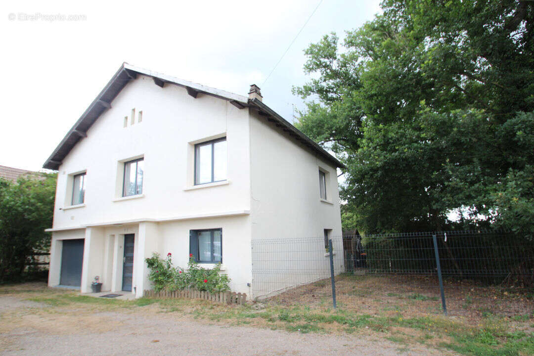 Maison à DORNES