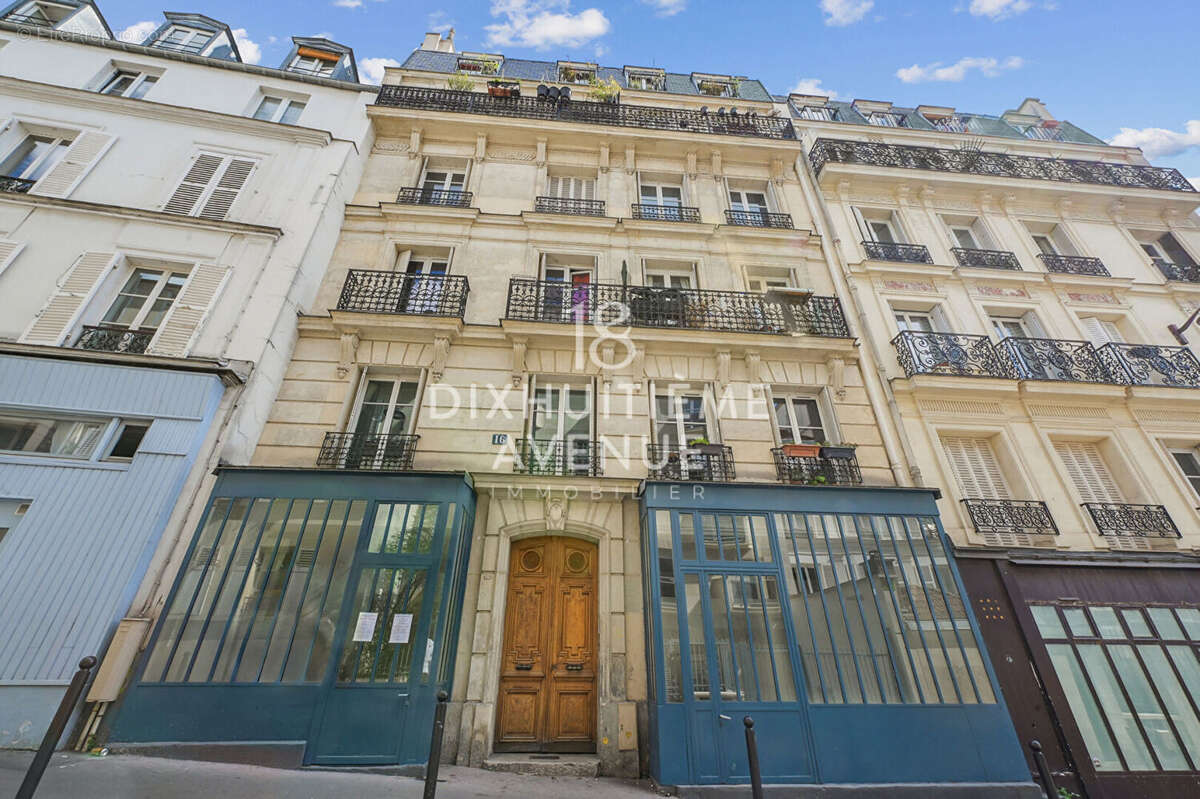 Appartement à PARIS-18E