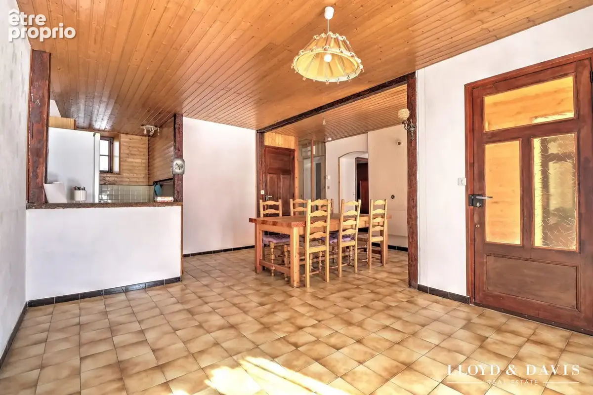 Maison 157 m² à Les Deserts  - photo 6