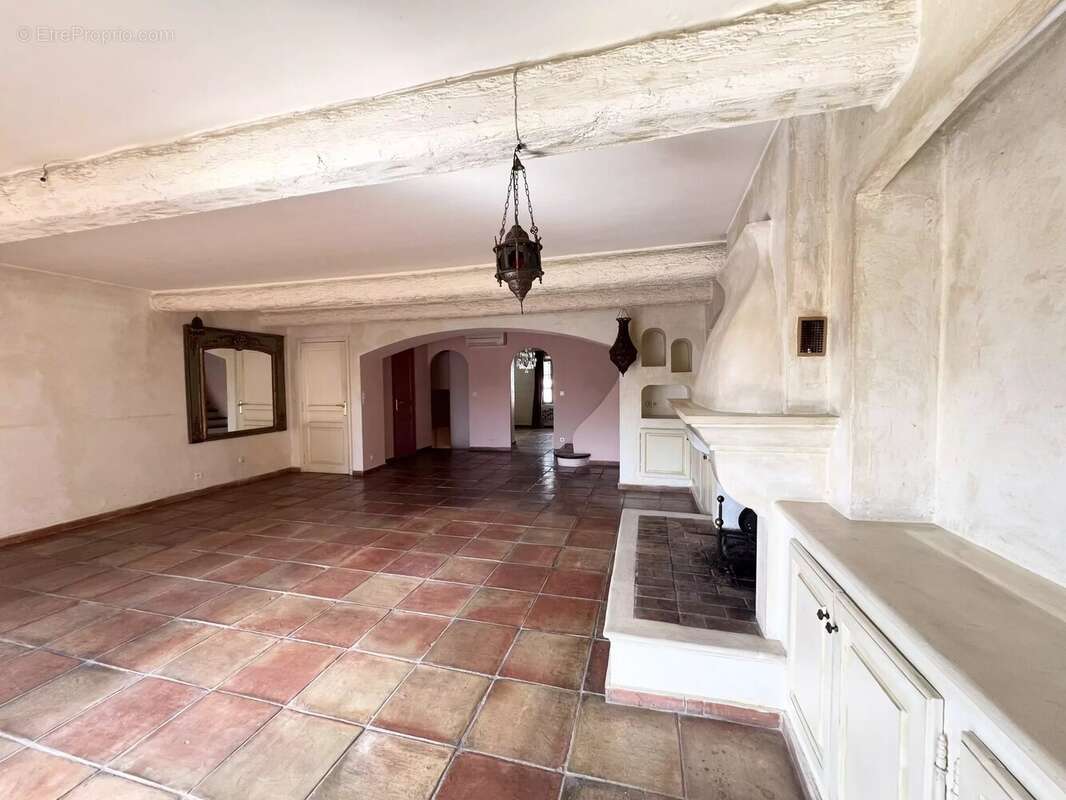 Appartement à COGOLIN