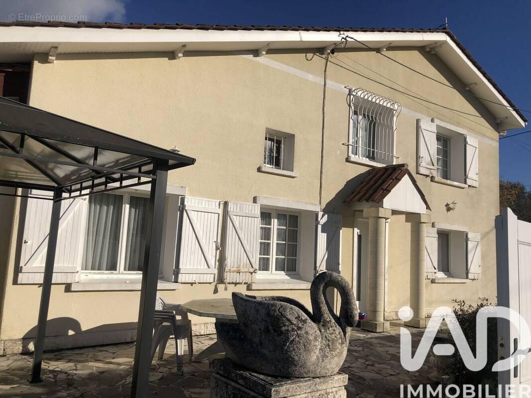Photo 1 - Maison à VILLEGOUGE