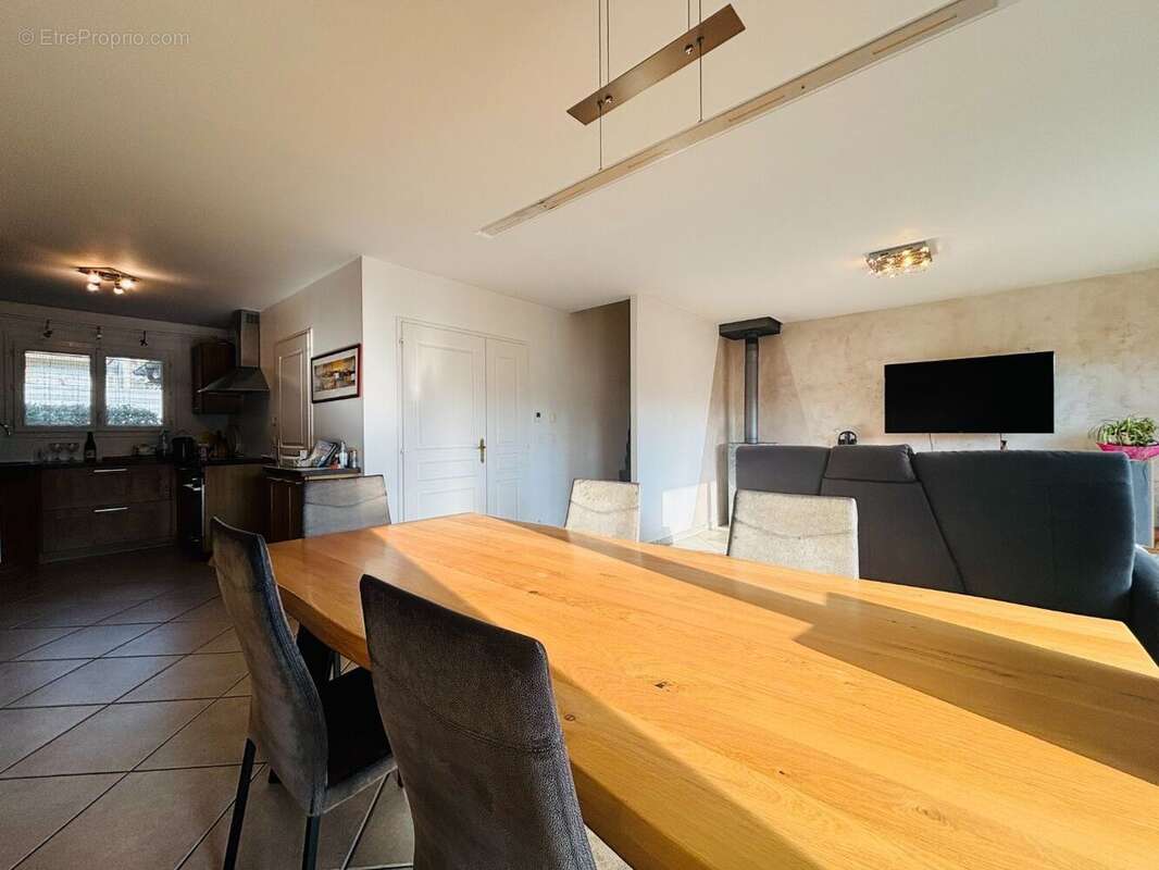 Maison à CONTAMINE-SUR-ARVE