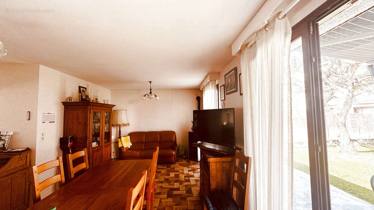 Maison à AVALLON