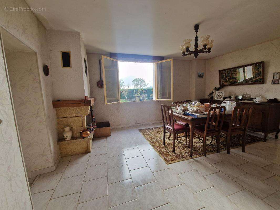 Maison à CHATEAUVIEUX