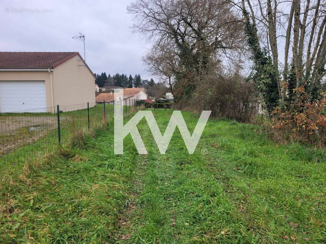 Terrain à CHABANAIS