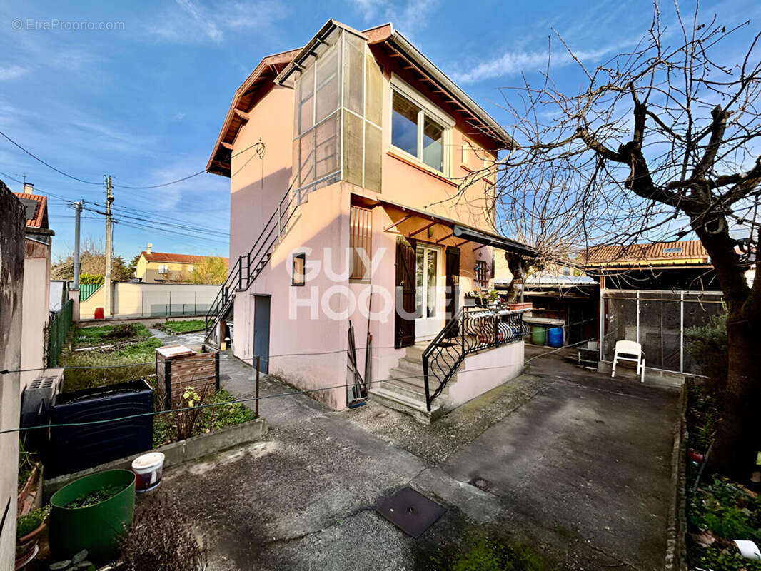 Maison à VAULX-EN-VELIN