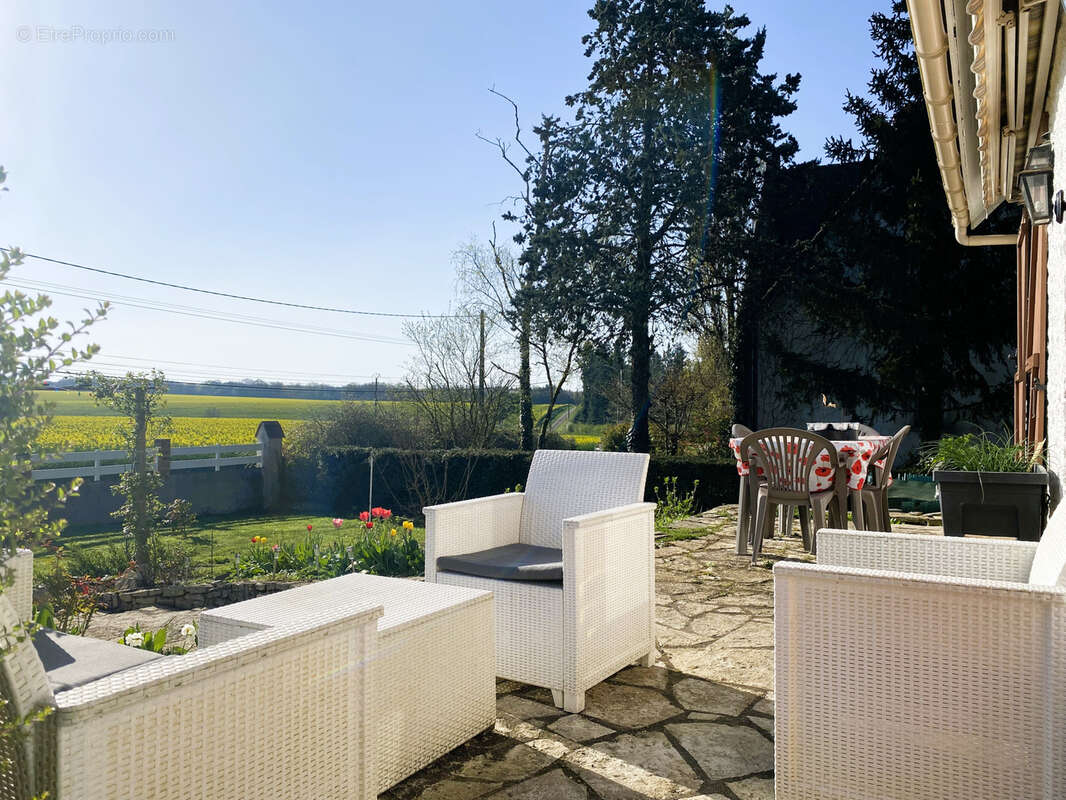 Maison à MONTACHER-VILLEGARDIN