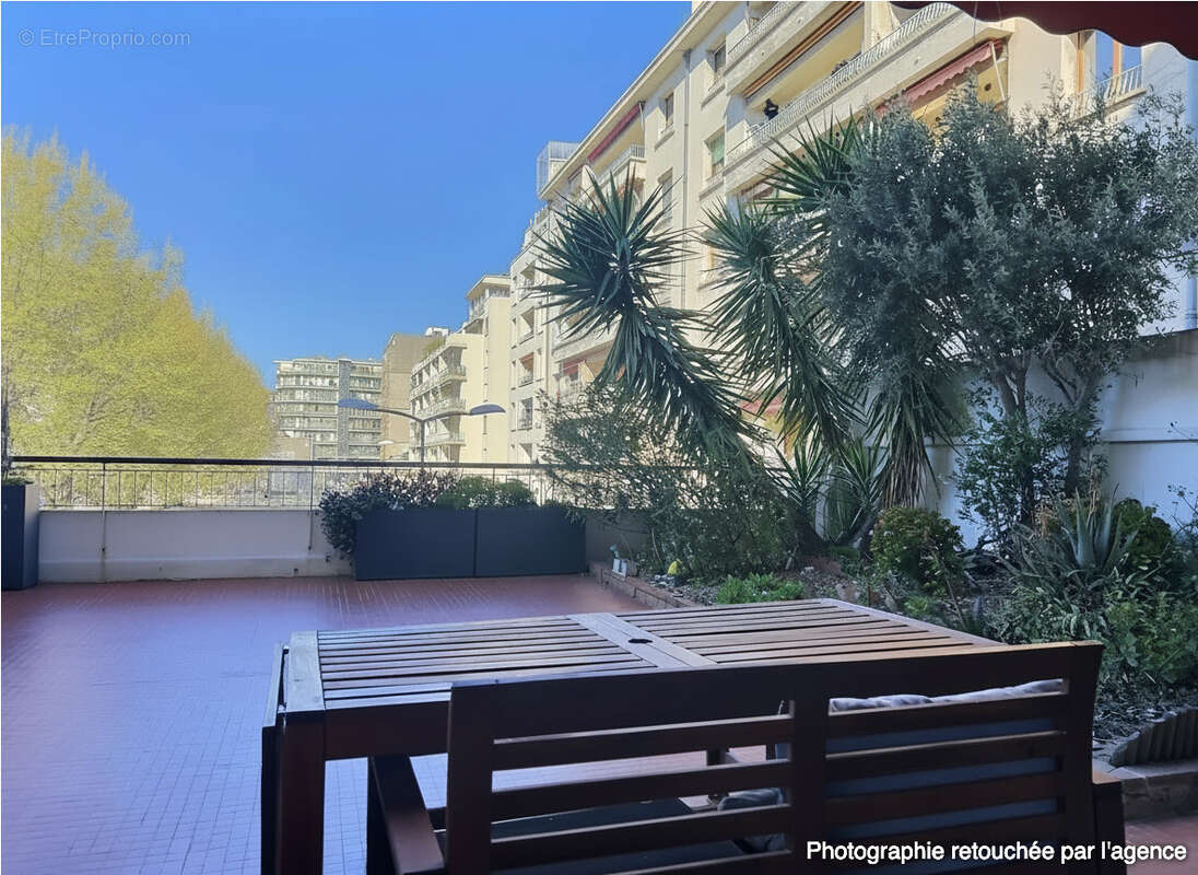 Appartement à MARSEILLE-4E