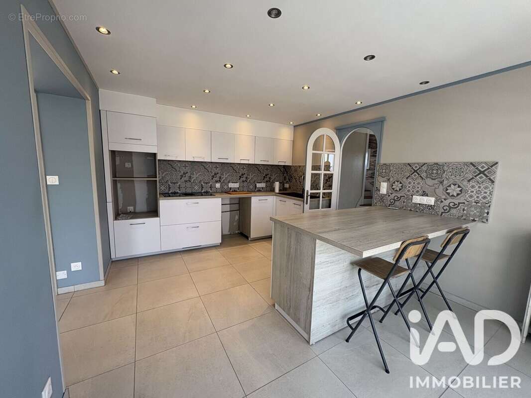 Maison 138 m² à Villeseneux  - photo 9