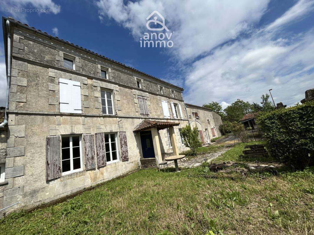 A vendre - ferme charentaise - verdille 14kms de rouillac - - photo 2