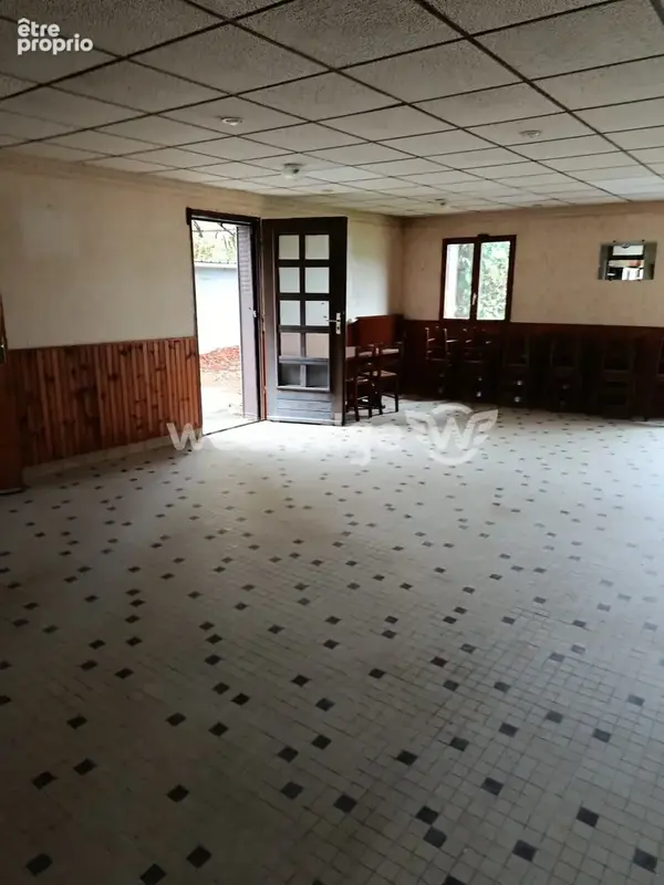 Commerce 258 m² à La Perouille  - photo 2
