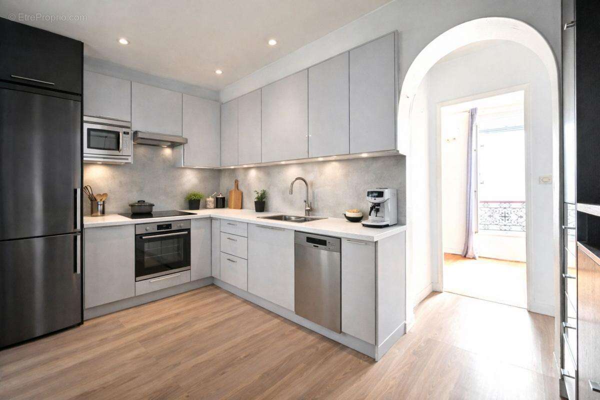 Appartement à PARIS-18E