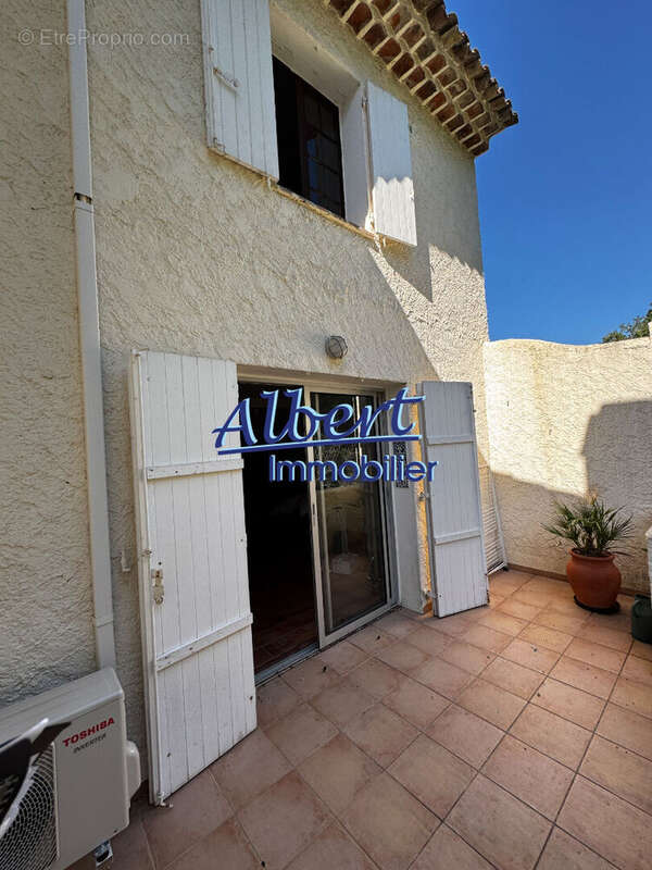 Maison à LE CASTELLET