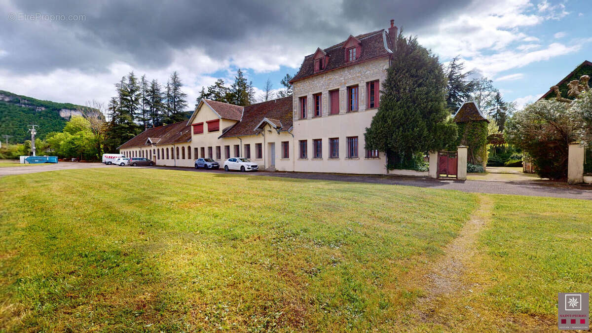 Maison à SERRIERES-DE-BRIORD