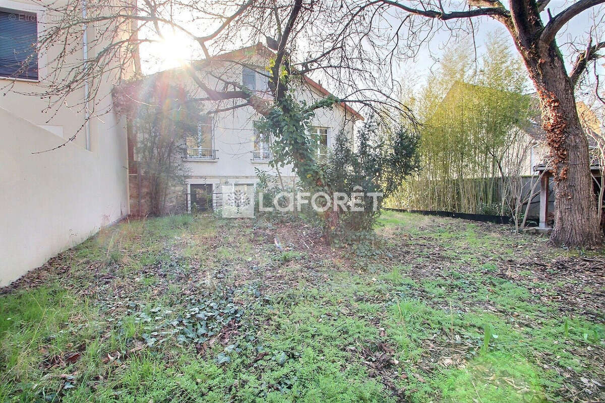 Sans vis-a-vis - calme - grand terrain - poss agrandissement - photo 3