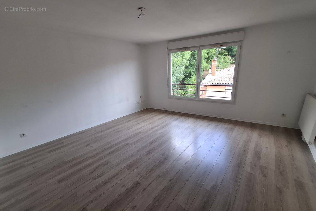 Appartement à CHARBONNIERES-LES-BAINS