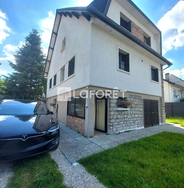 Maison à VILLEMOMBLE