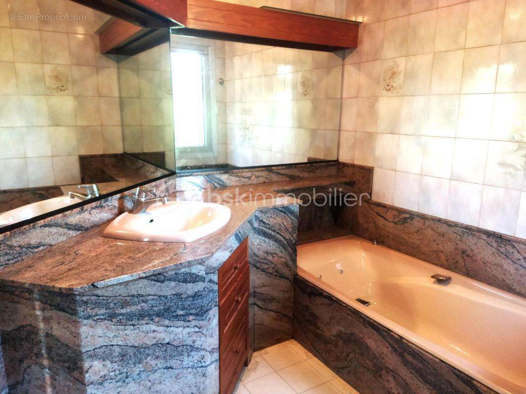 Maison à PEYREHORADE