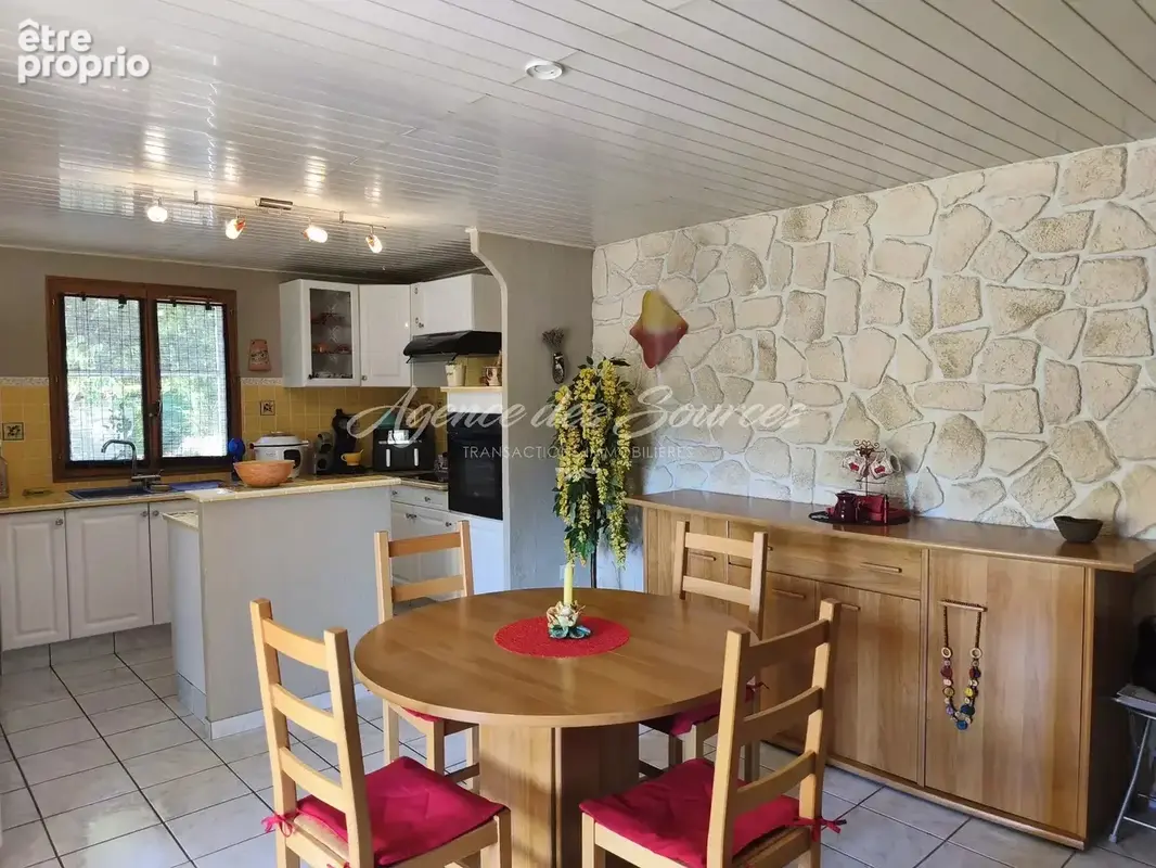 EXCLU : Maison en campagne avec piscine à Varages - photo 10